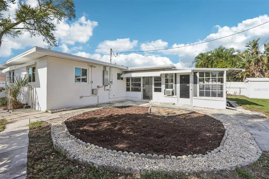 10569 Lake Vista Drive Seminole FL 33772