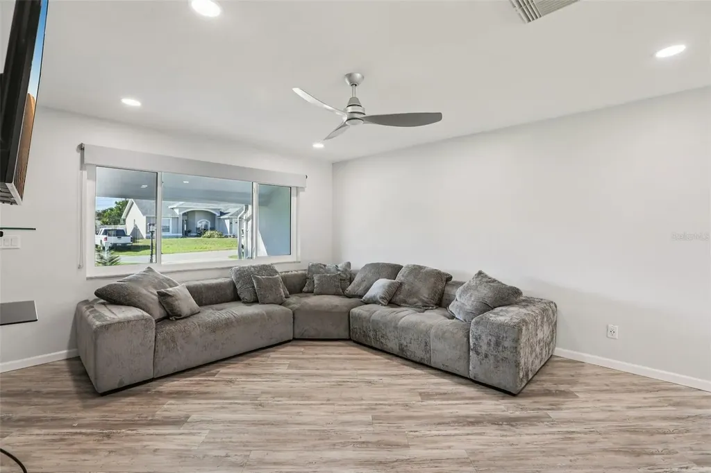 10569 Lake Vista Drive Seminole FL 33772