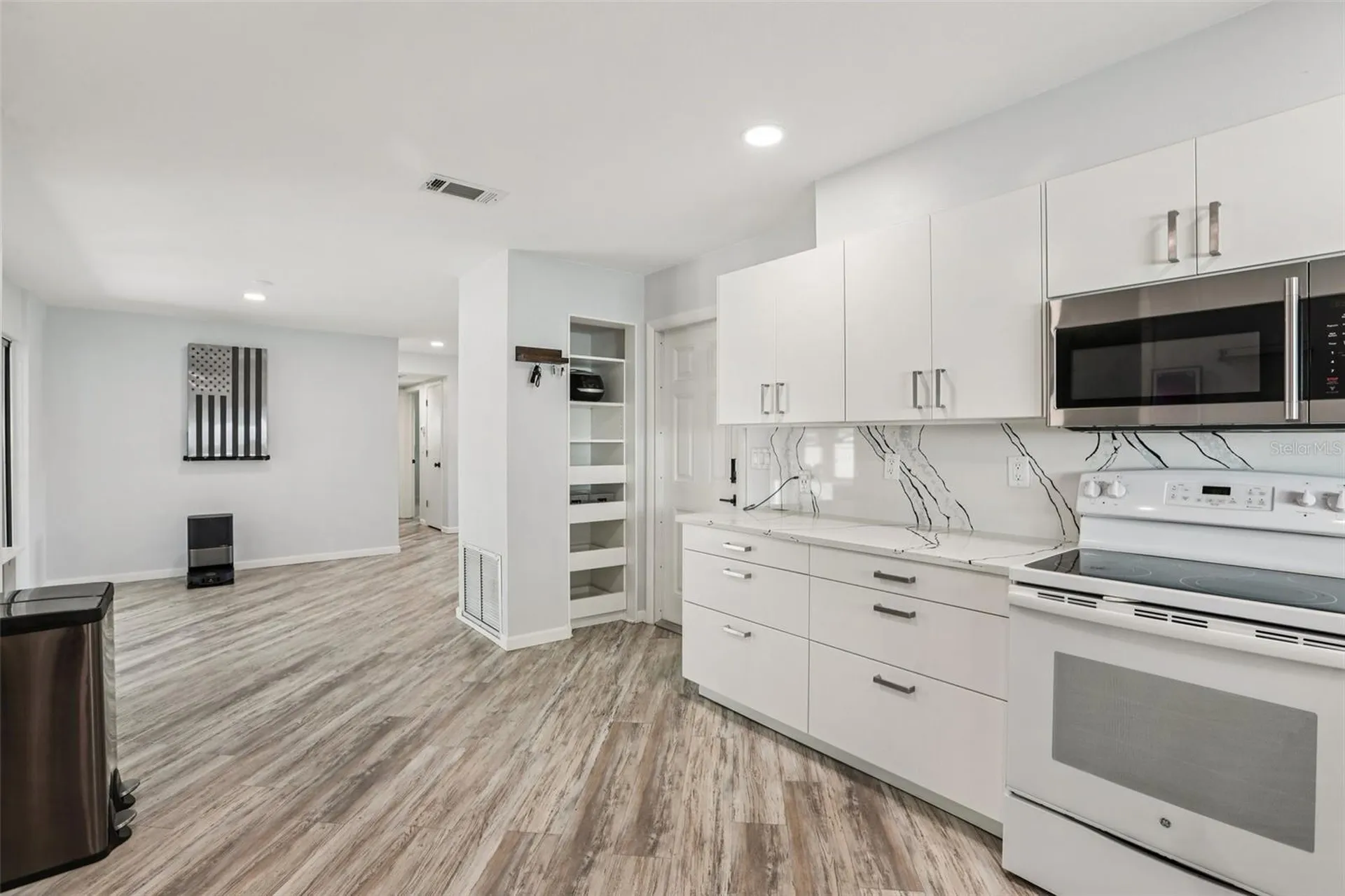 10569 Lake Vista Drive Seminole FL 33772