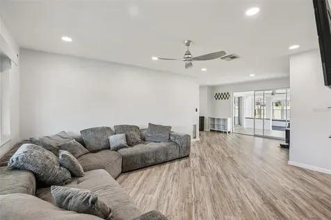 10569 Lake Vista Drive Seminole FL 33772