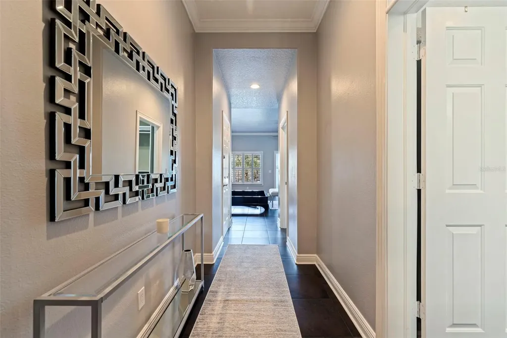 618 Saxony Boulevard St Petersburg FL 33716