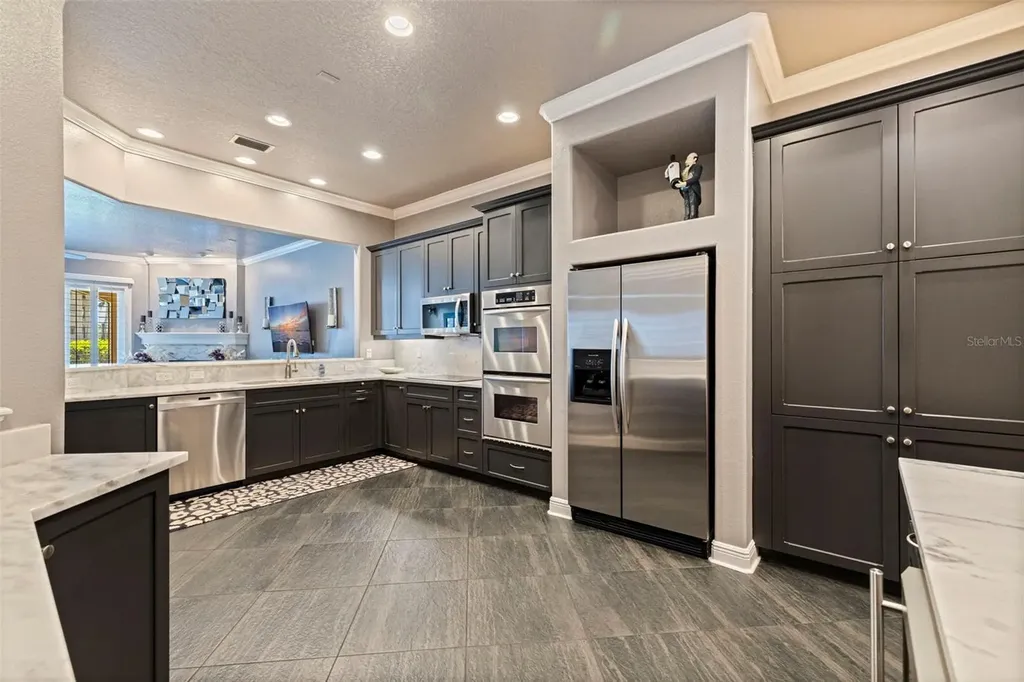 618 Saxony Boulevard St Petersburg FL 33716