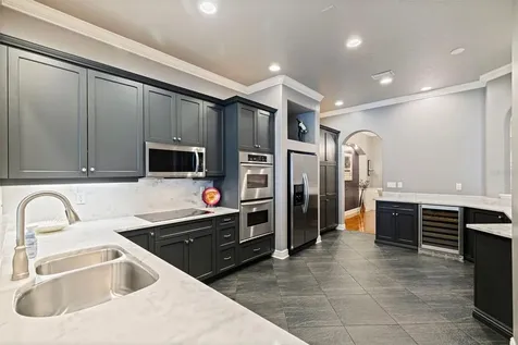 618 Saxony Boulevard St Petersburg FL 33716