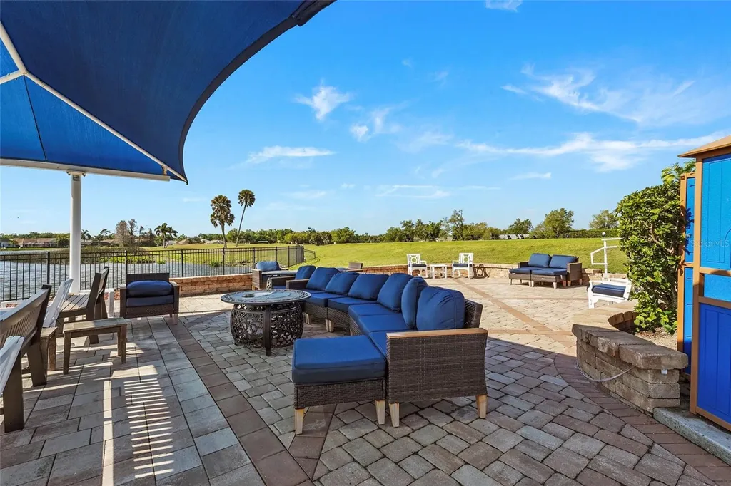 7161 Drewrys Bluff Bradenton FL 34203