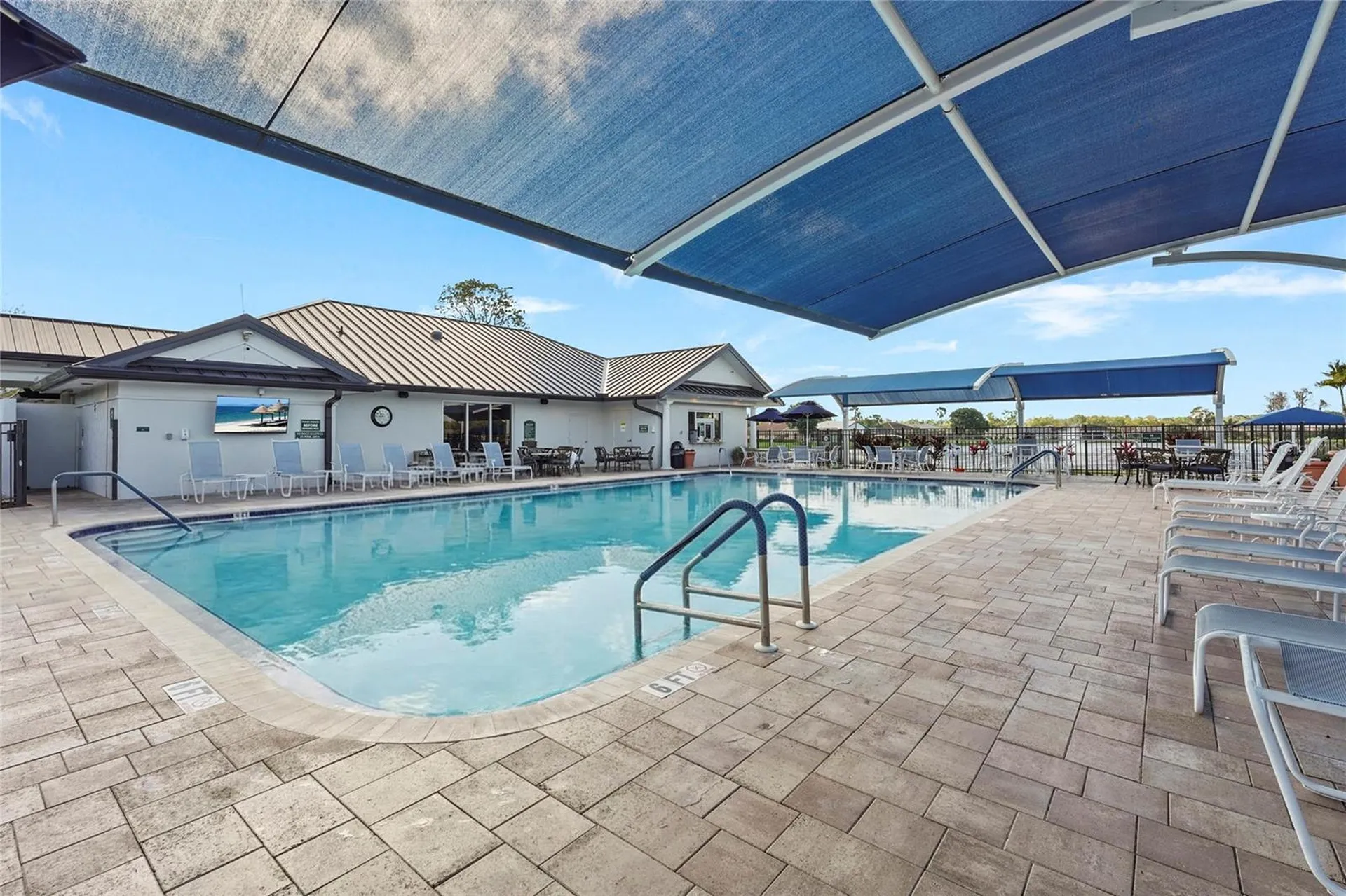 7161 Drewrys Bluff Bradenton FL 34203