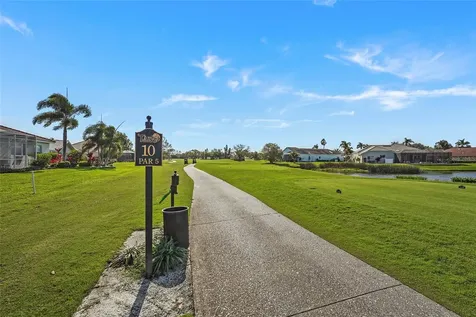 7161 Drewrys Bluff Bradenton FL 34203