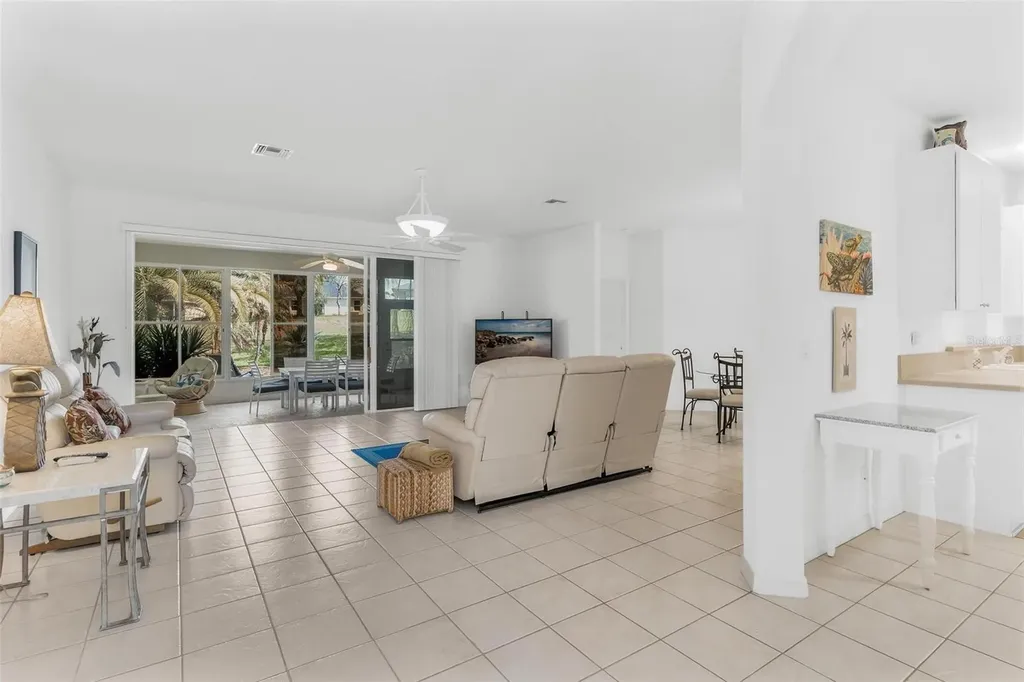 5380 Charleston Avenue Tavares FL 32778