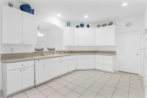 5380 Charleston Avenue Tavares FL 32778