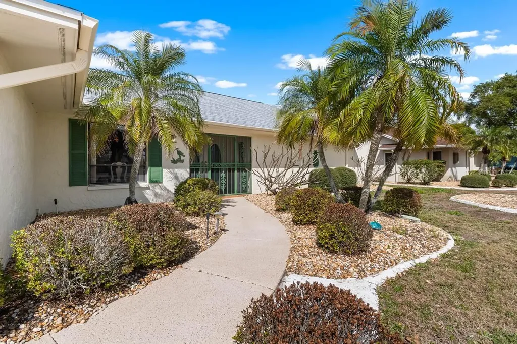 2111 W View Drive Sun City Center FL 33573