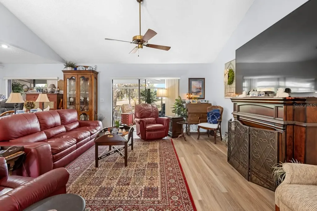 2111 W View Drive Sun City Center FL 33573
