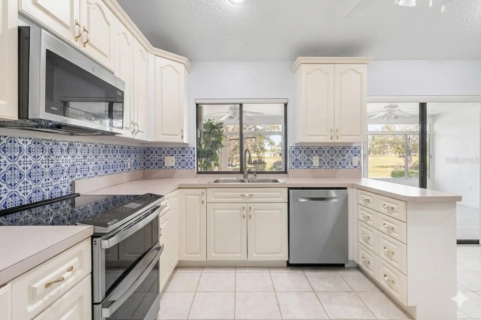 2111 W View Drive Sun City Center FL 33573