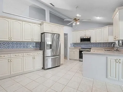 2111 W View Drive Sun City Center FL 33573