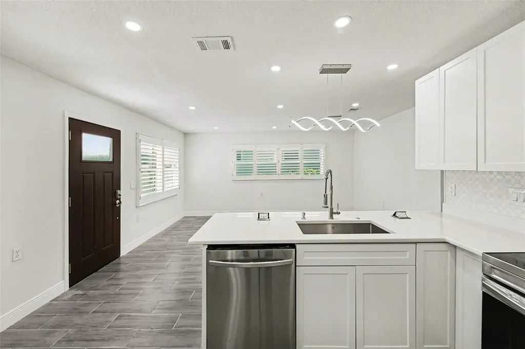 318 Bath Street Tarpon Springs FL 34689