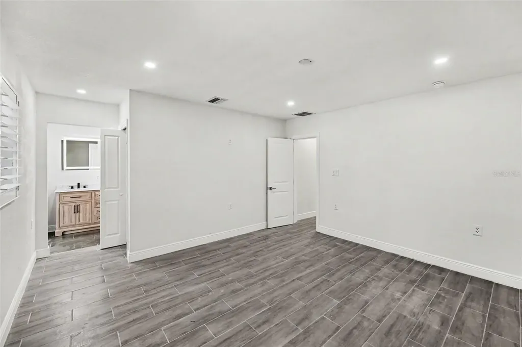 318 Bath Street Tarpon Springs FL 34689