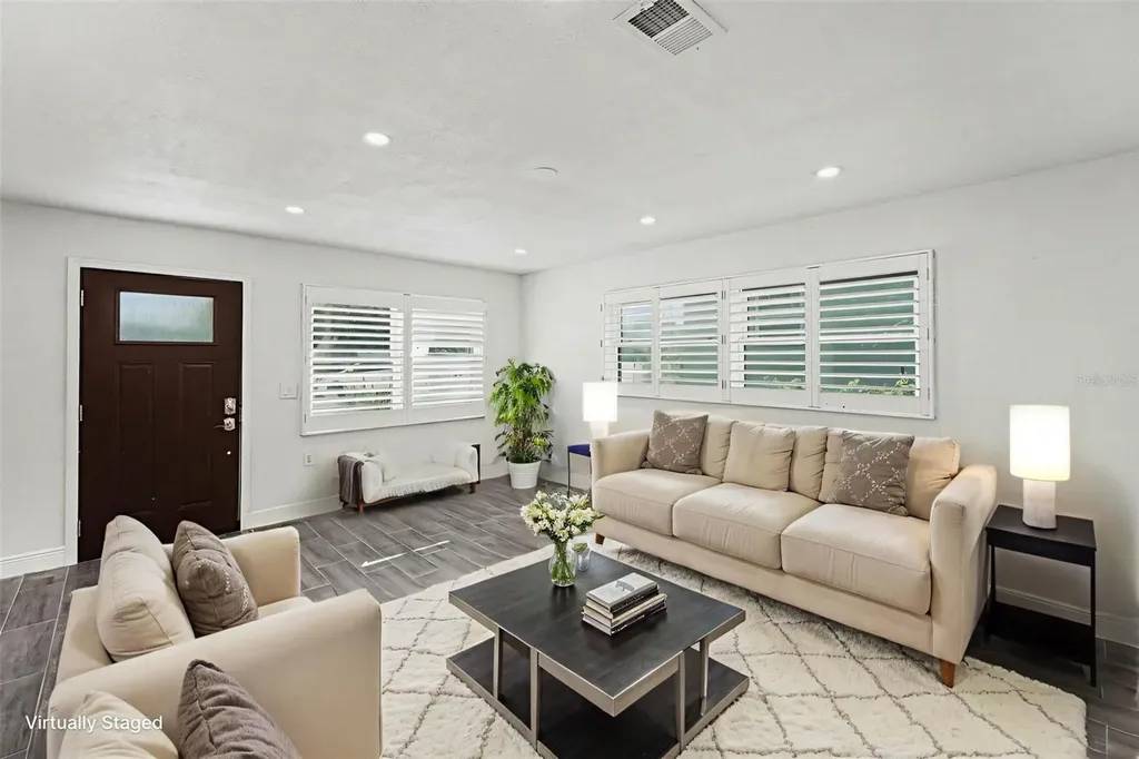 318 Bath Street Tarpon Springs FL 34689