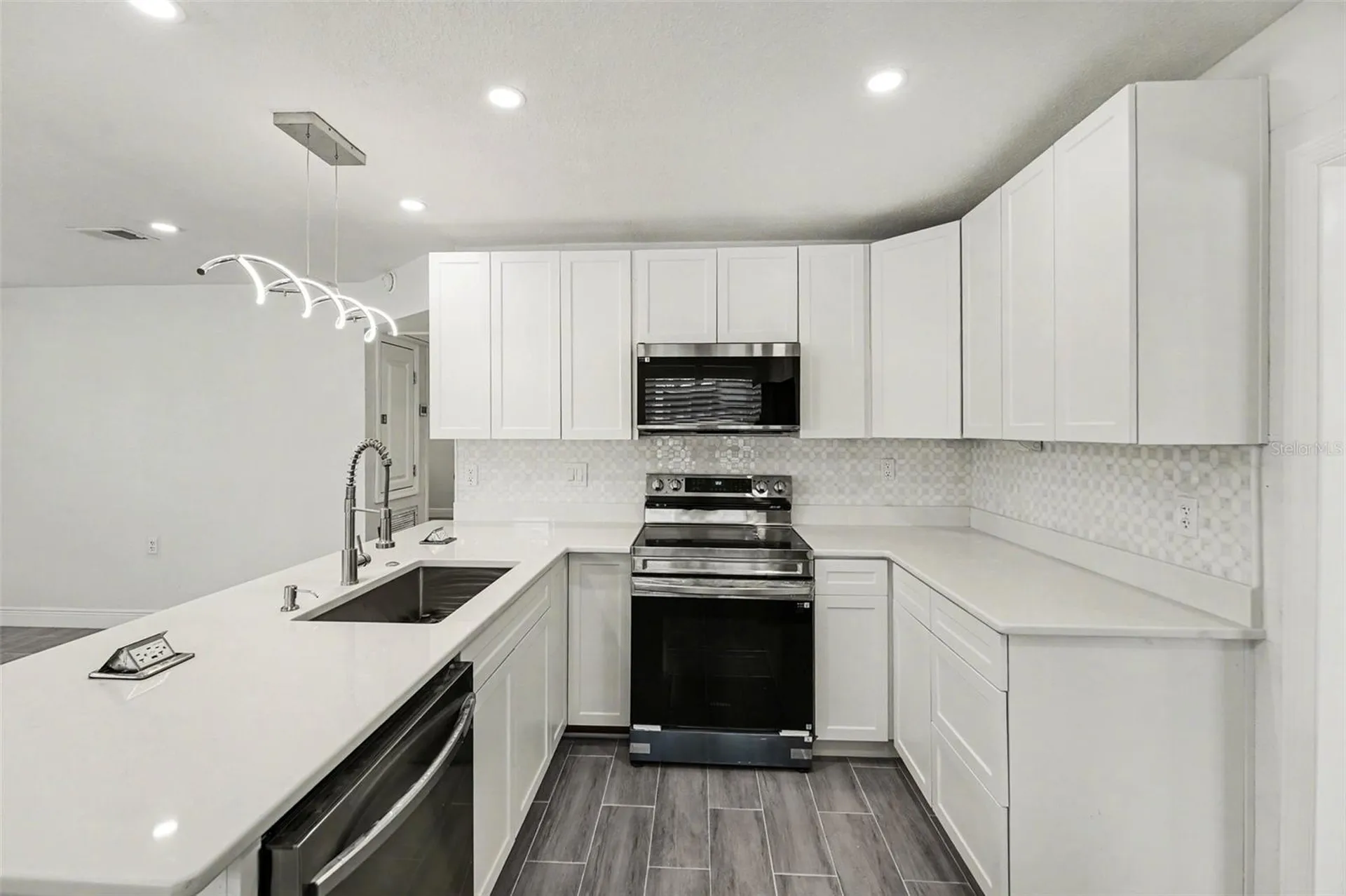 318 Bath Street Tarpon Springs FL 34689