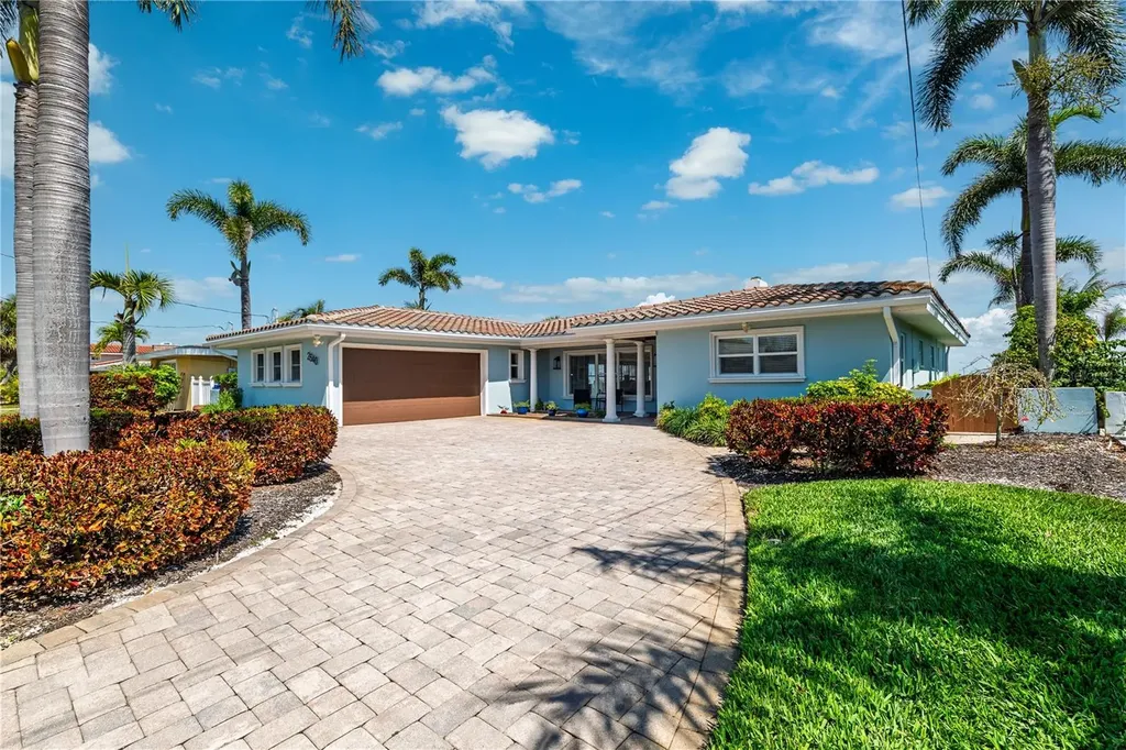 2540 E Bay Isle Drive SE St Petersburg FL 33705