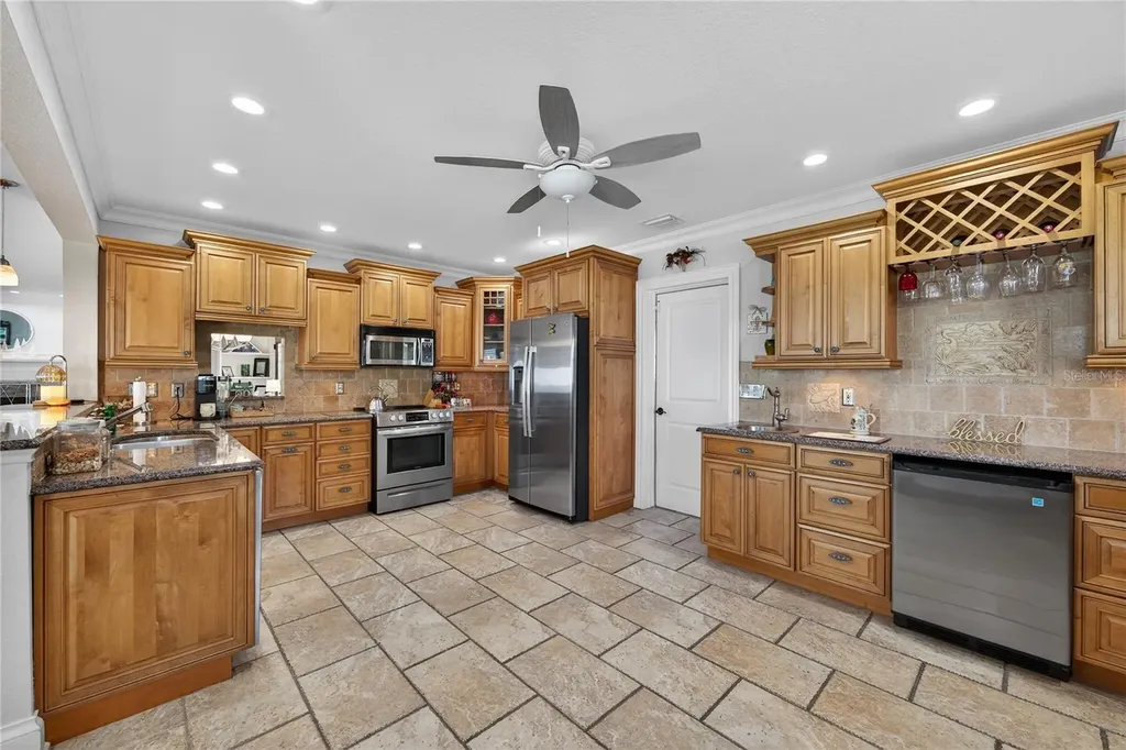 2540 E Bay Isle Drive SE St Petersburg FL 33705