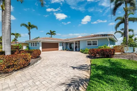 2540 E Bay Isle Drive SE St Petersburg FL 33705