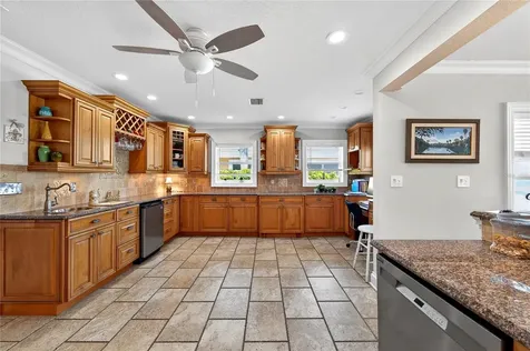 2540 E Bay Isle Drive SE St Petersburg FL 33705
