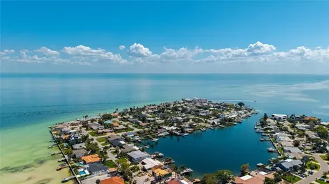 2540 E Bay Isle Drive SE St Petersburg FL 33705