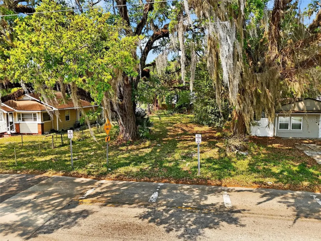 1116 W 8th Street Sanford FL 32771