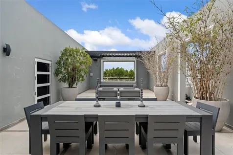 105 Ortegon Avenue Guaynabo PR 00966