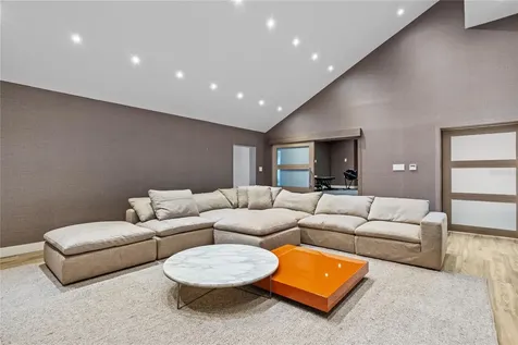 105 Ortegon Avenue Guaynabo PR 00966