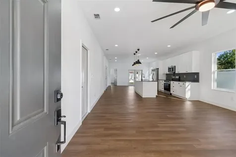 5111 68th Street N St Petersburg FL 33709