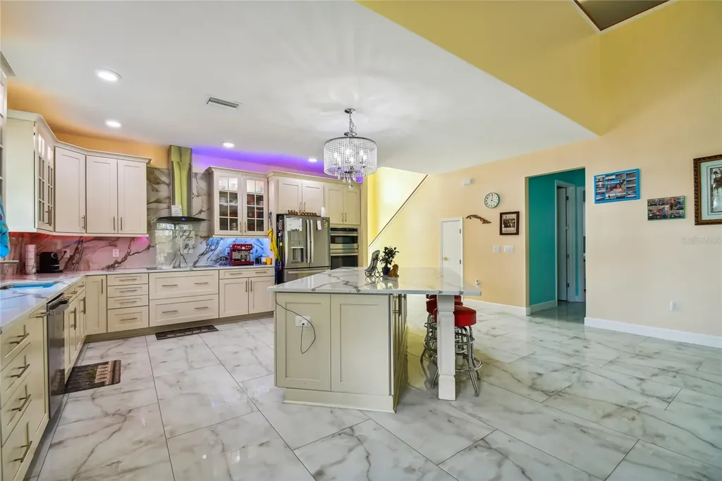 711 Eagle Lane Apollo Beach FL 33572