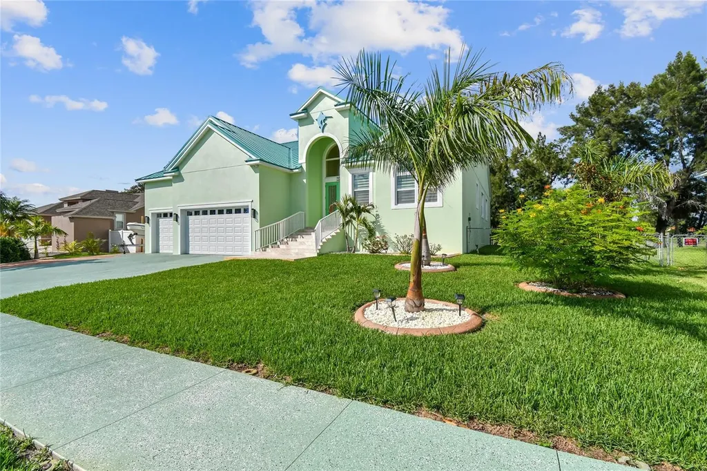 711 Eagle Lane Apollo Beach FL 33572