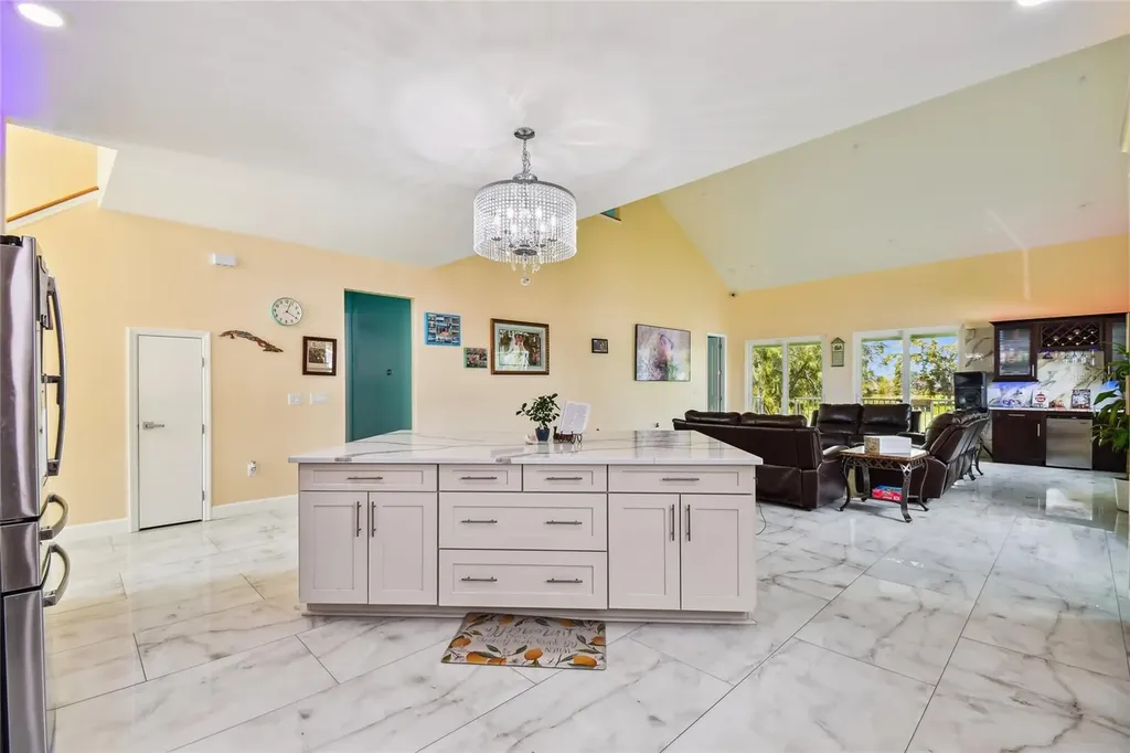 711 Eagle Lane Apollo Beach FL 33572