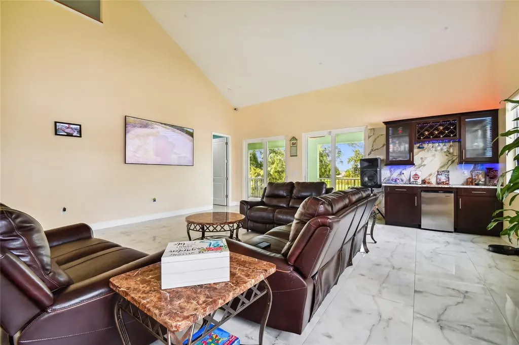 711 Eagle Lane Apollo Beach FL 33572
