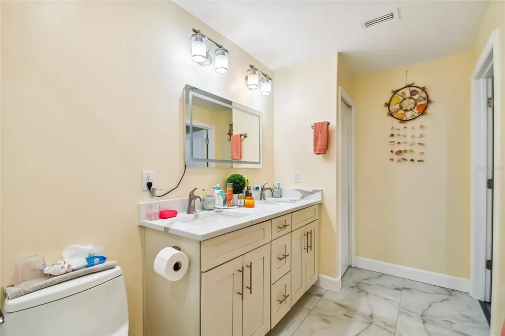 711 Eagle Lane Apollo Beach FL 33572