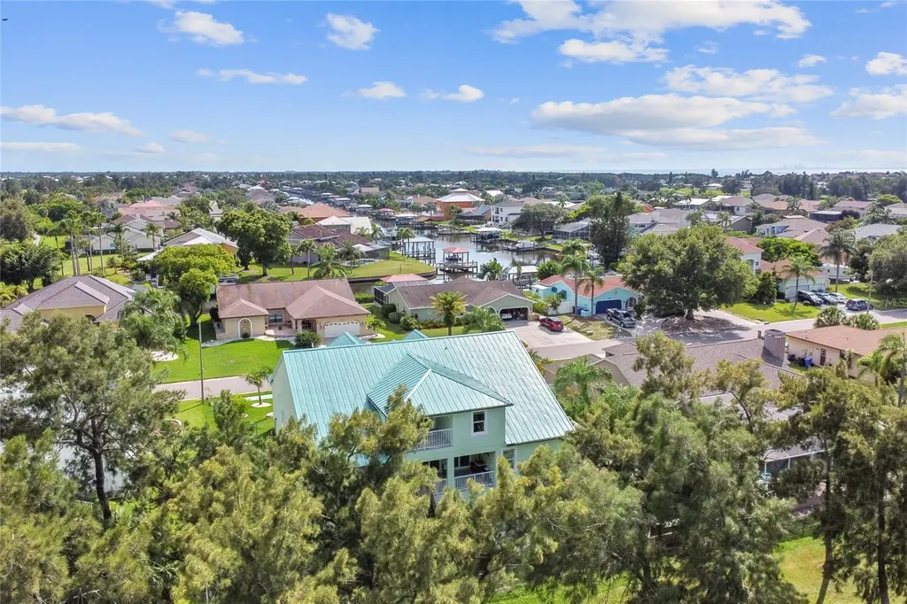 711 Eagle Lane Apollo Beach FL 33572