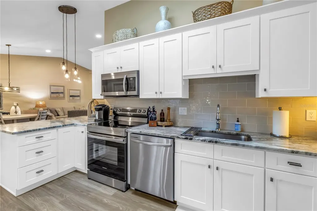 912 Myakka Court NE St Petersburg FL 33702