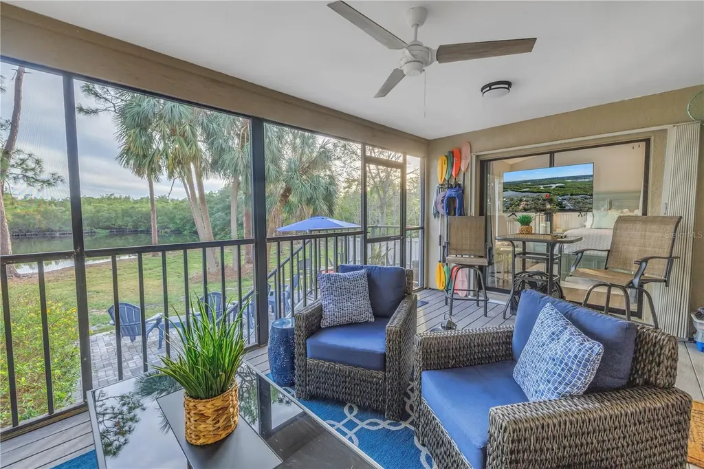 912 Myakka Court NE St Petersburg FL 33702