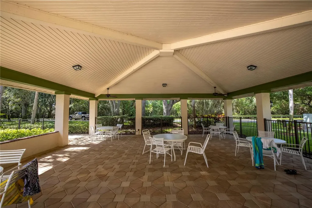 912 Myakka Court NE St Petersburg FL 33702