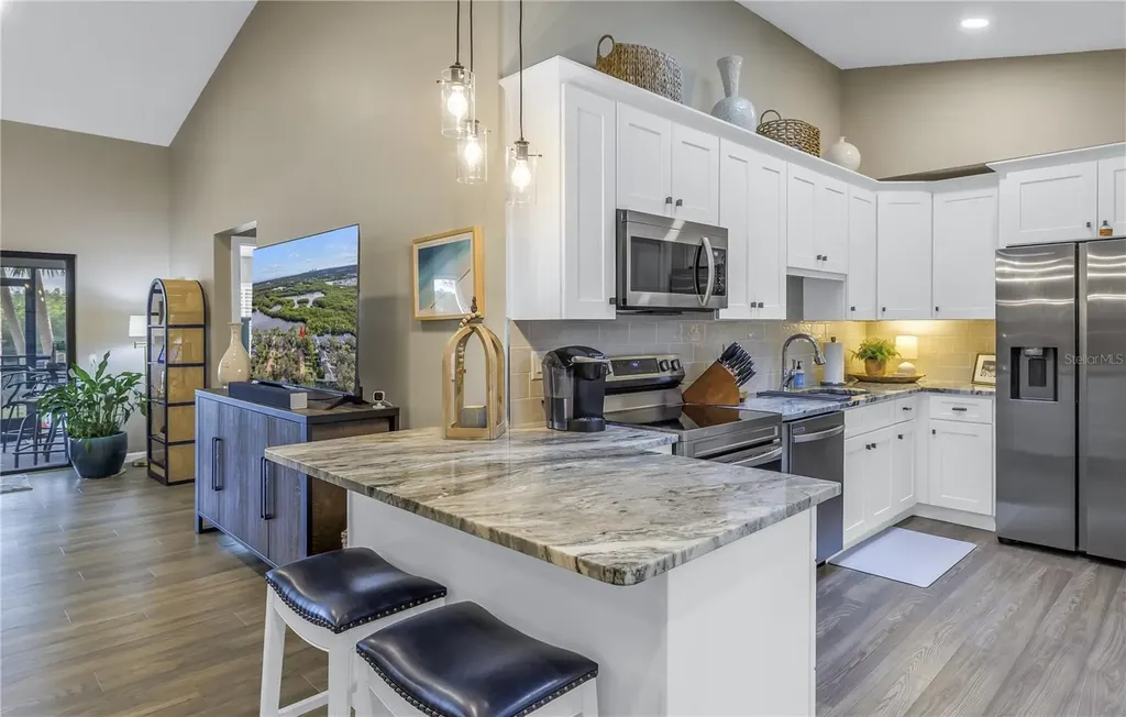 912 Myakka Court NE St Petersburg FL 33702