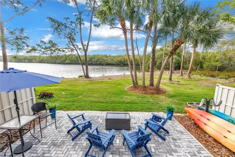 912 Myakka Court NE St Petersburg FL 33702