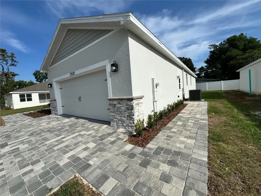 37533 Teri Court Dade City FL 33525