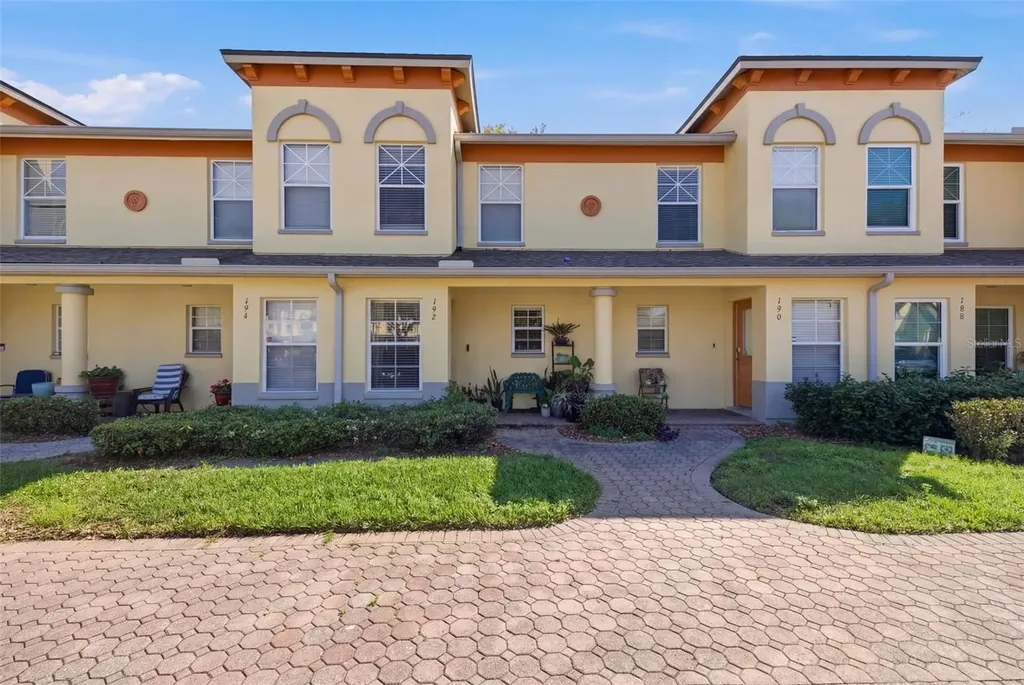 192 Coquina Bay Drive St Petersburg FL 33705