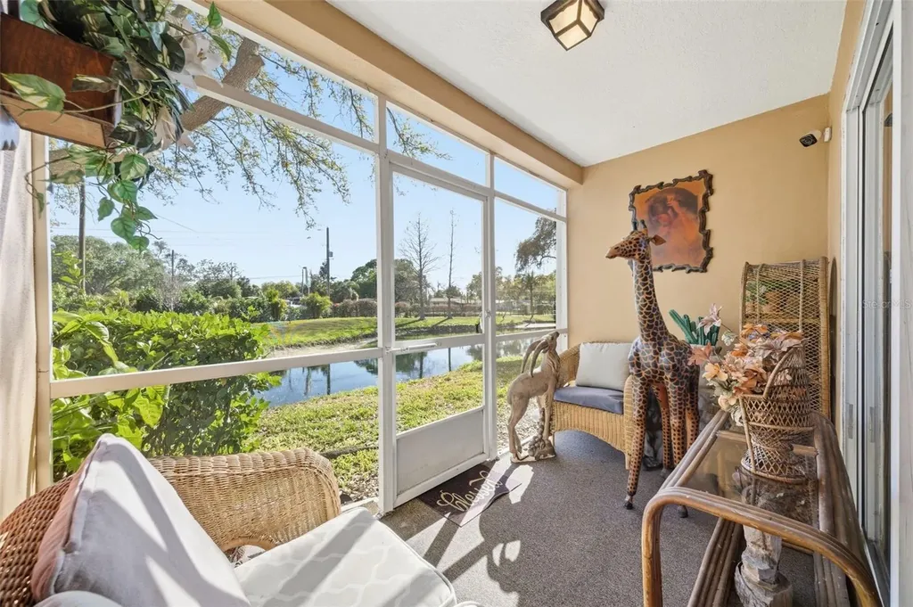 192 Coquina Bay Drive St Petersburg FL 33705