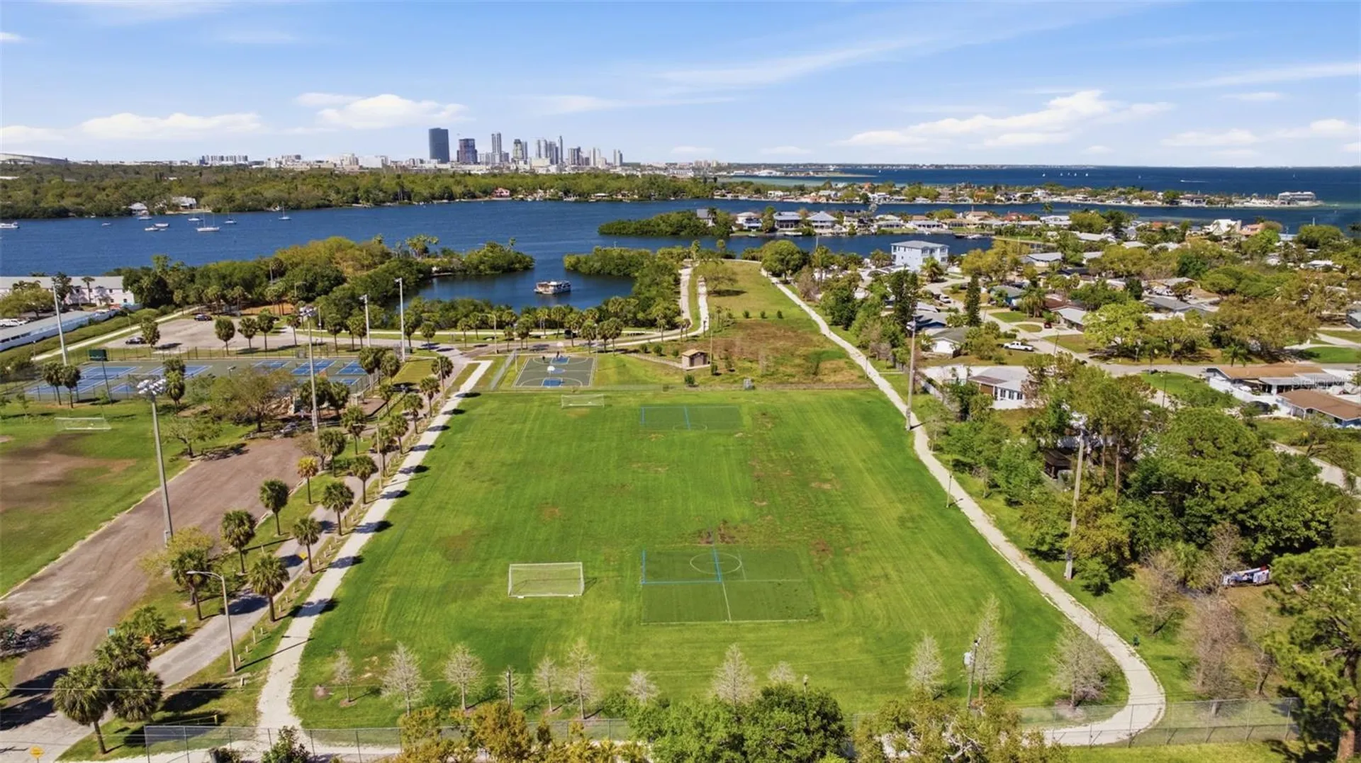 192 Coquina Bay Drive St Petersburg FL 33705