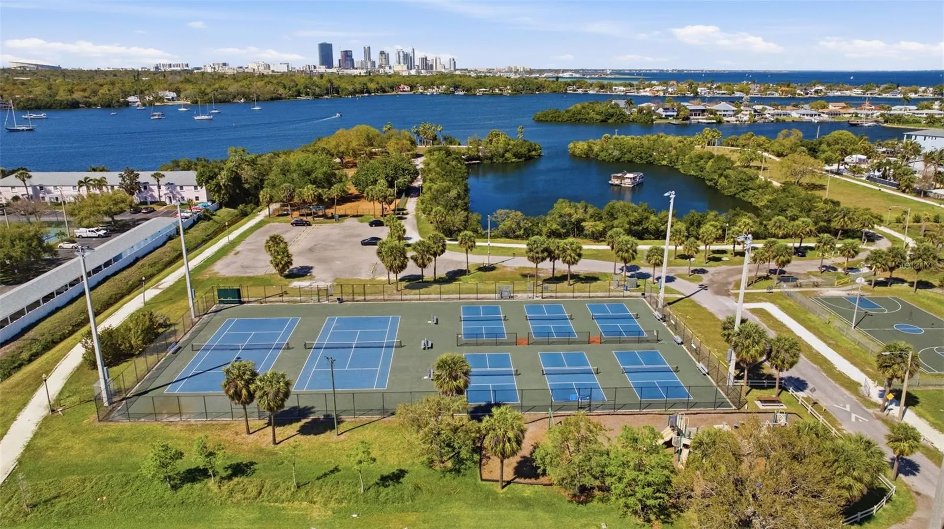 192 Coquina Bay Drive St Petersburg FL 33705