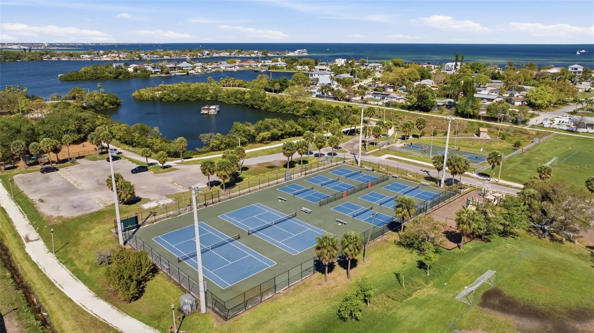 192 Coquina Bay Drive St Petersburg FL 33705