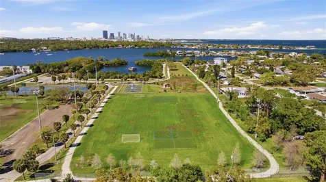 192 Coquina Bay Drive St Petersburg FL 33705