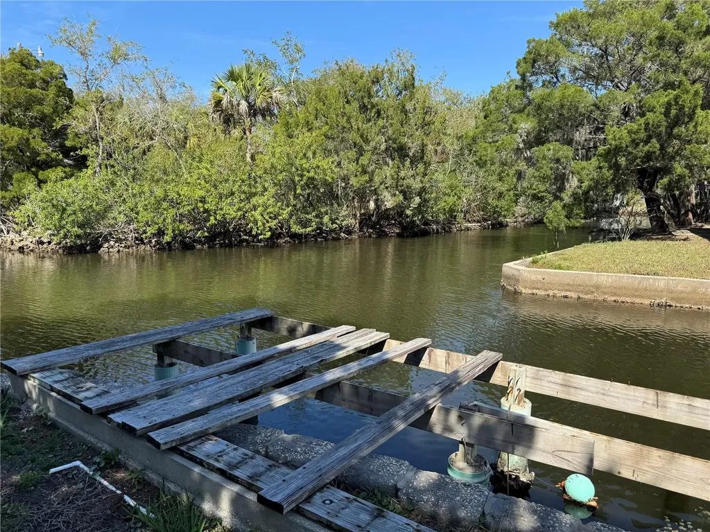 2221 S Waterman Drive Crystal River FL 34429