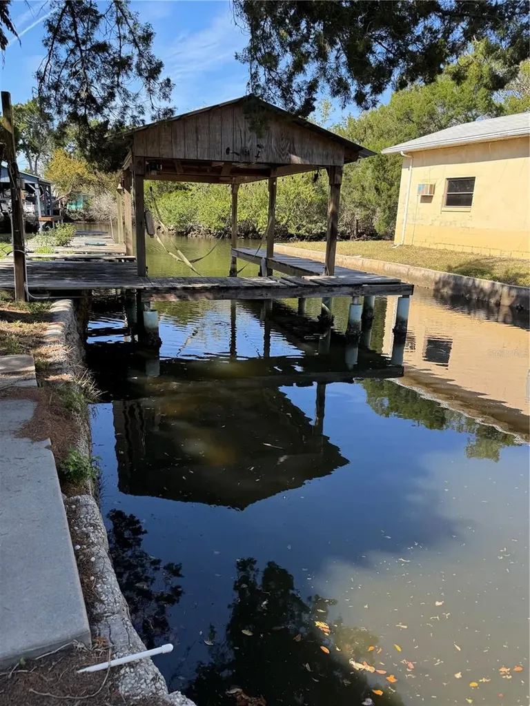 2221 S Waterman Drive Crystal River FL 34429