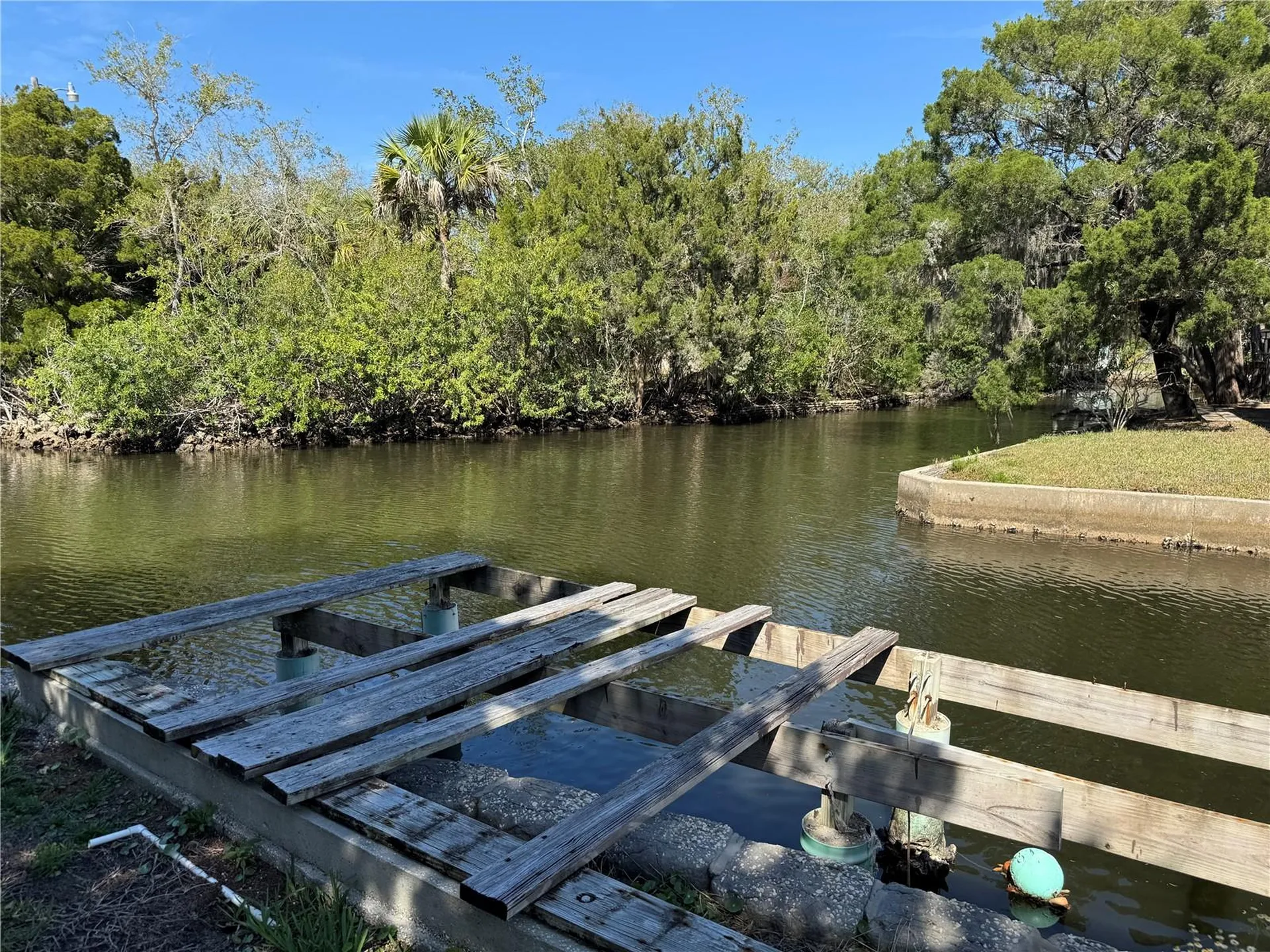 2221 S Waterman Drive Crystal River FL 34429
